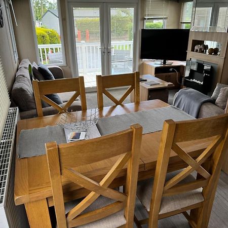 Prestige Static Caravan On 5 Star Holiday Park Cheswick  Kültér fotó